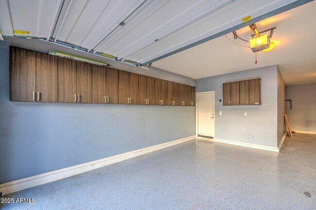 Building Photo - 6815 S 19th Ln