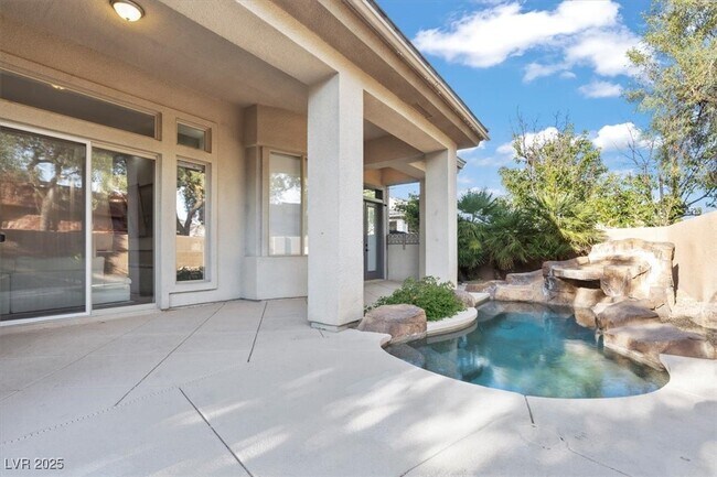 Building Photo - 10013 Alegria Dr