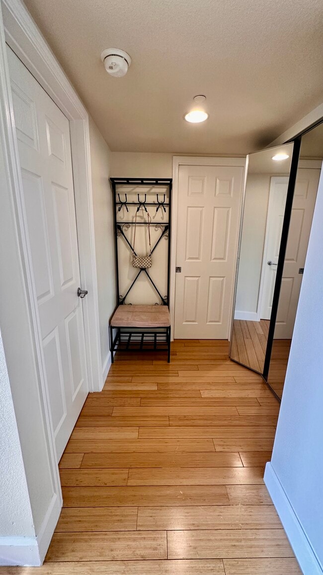 Building Photo - 450 N Arlington Ave