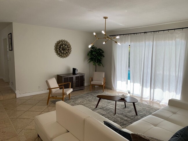 Building Photo - Single Family Home 5/3