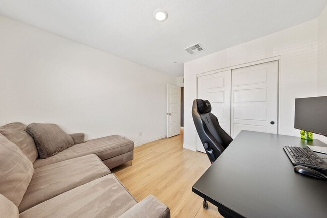 Building Photo - 10778 Clarence Ct