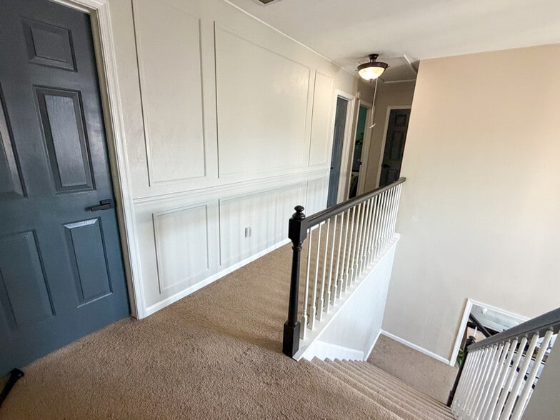 Building Photo - 2316 Eagle Dr