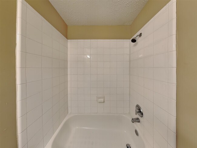 Building Photo - 17234 Valemist Ct