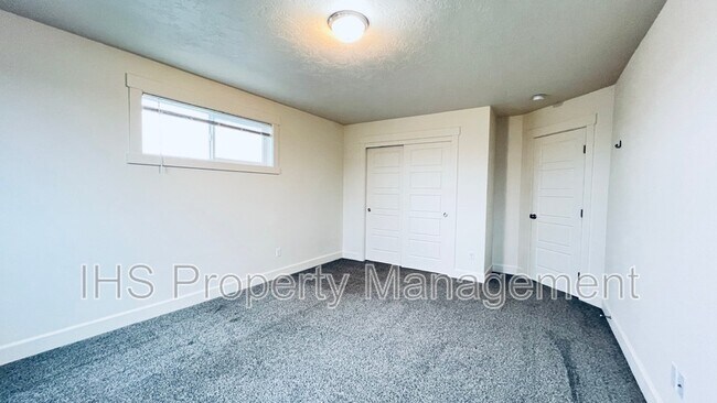 Building Photo - 9801 Silverbright Dr