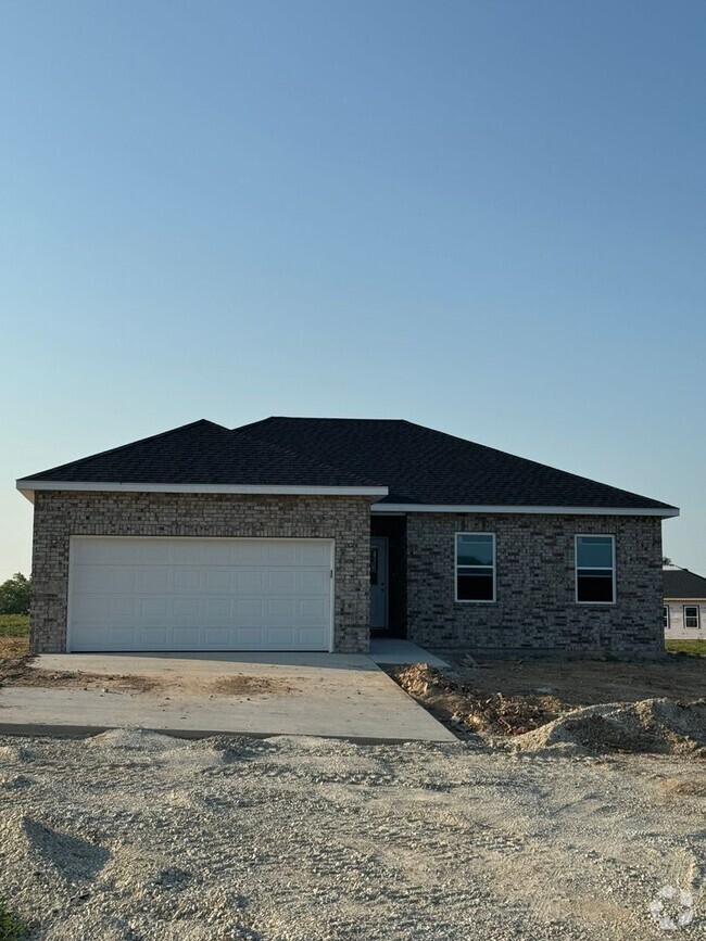 Building Photo - Brand New 3 Bedroom 2 Bath house!