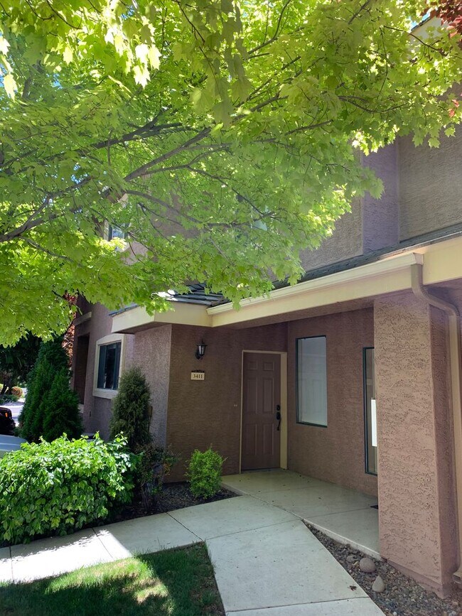 Building Photo - Fully Furnished Single Level Condo Resort LIving