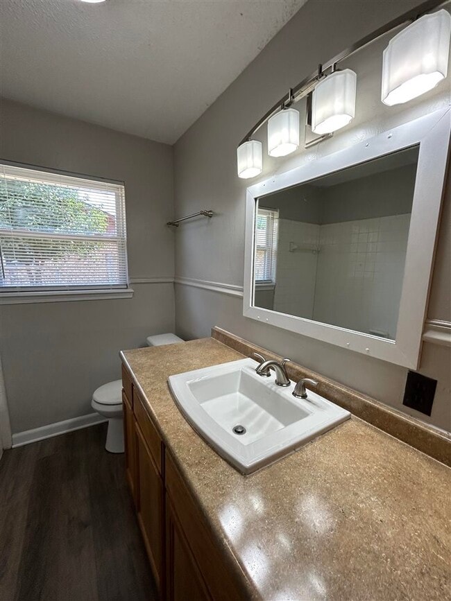 Building Photo - 6428 NW Arrowhead Dr
