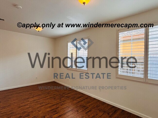 Building Photo - Bright & Stylish Entertainer's Retreat! Single story 3 bed- Plus Bonus Room!!