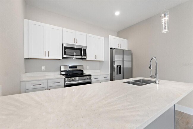 Building Photo - 740 Fraser Ct