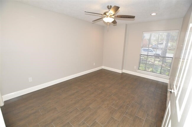 Building Photo - 4602 Natural Bridge Dr