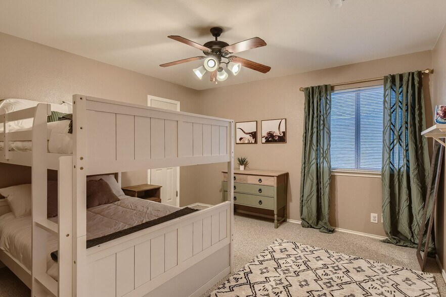 Building Photo - 10430 Tiger Field