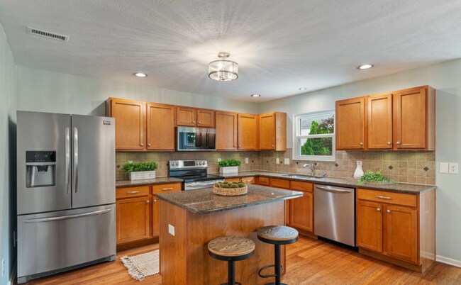 Building Photo - 11763 Igneous Dr
