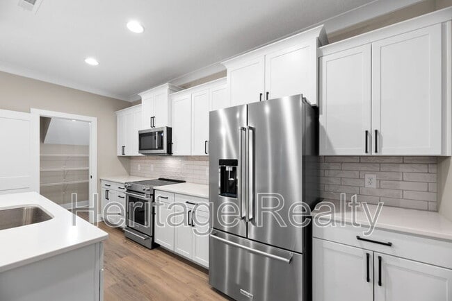 Building Photo - 7226 Sassafras Way