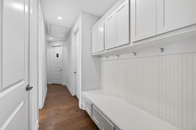 Building Photo - 609 Anfield Cir