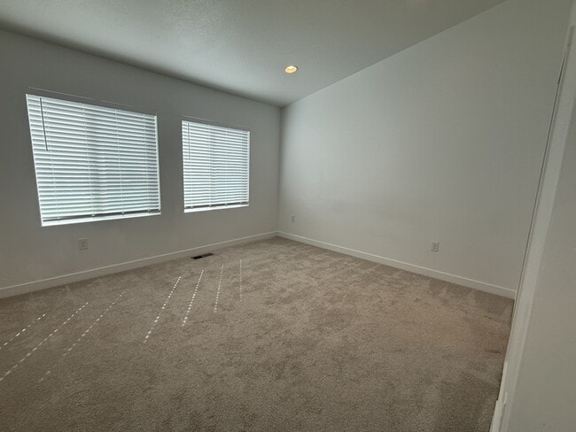 Building Photo - 881 W Sagewood Dr