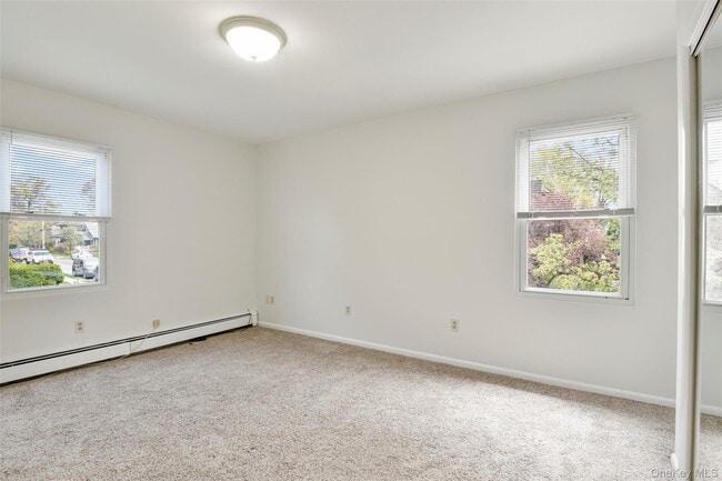 Building Photo - 545 Stanley Ave