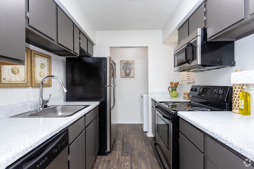 Primary Photo - Eagle Creek Apartments