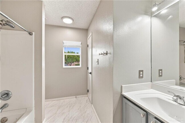 Building Photo - 37 San Esteban St