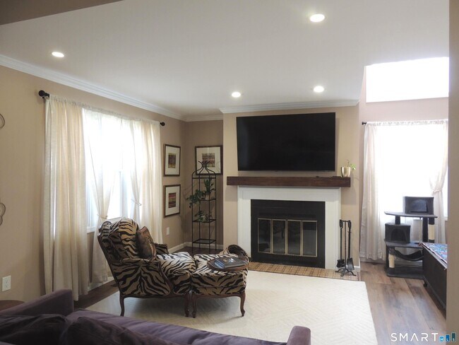 Building Photo - 124 S Montowese St