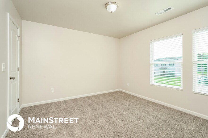 Building Photo - 3803 Miller Dr