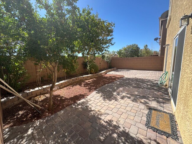 Building Photo - 4-bedroom house for rent in Highlands Ranch!