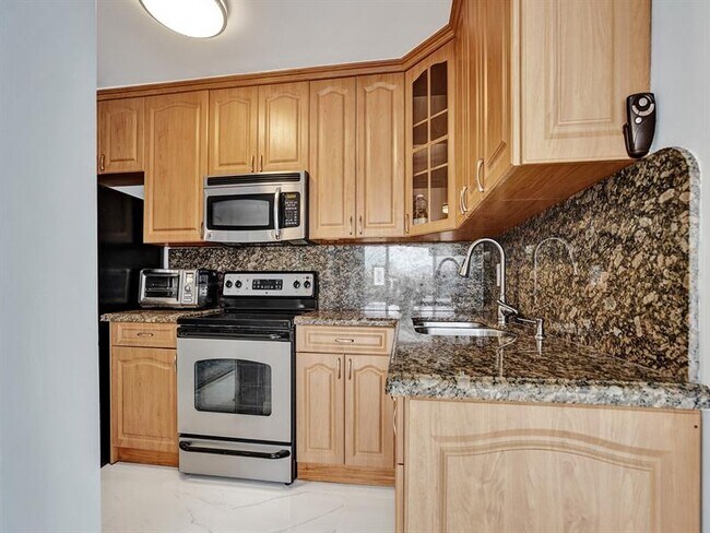 Primary Photo - 1439 S Ocean Blvd