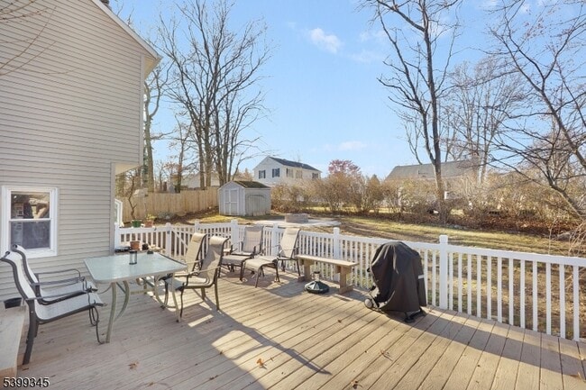 Building Photo - 499 Diamond Spring Rd