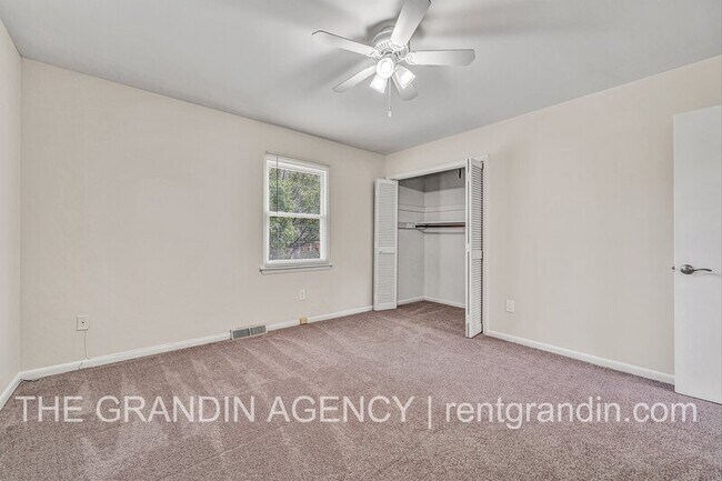 Building Photo - 2153 Mulberry St