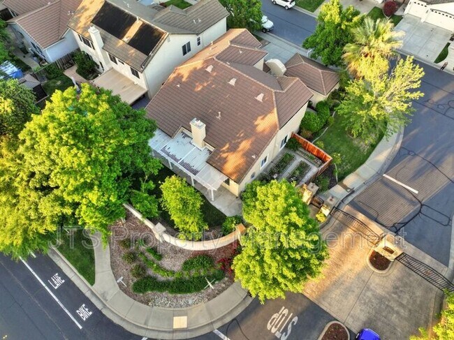 Building Photo - 2040 San Esteban Cir