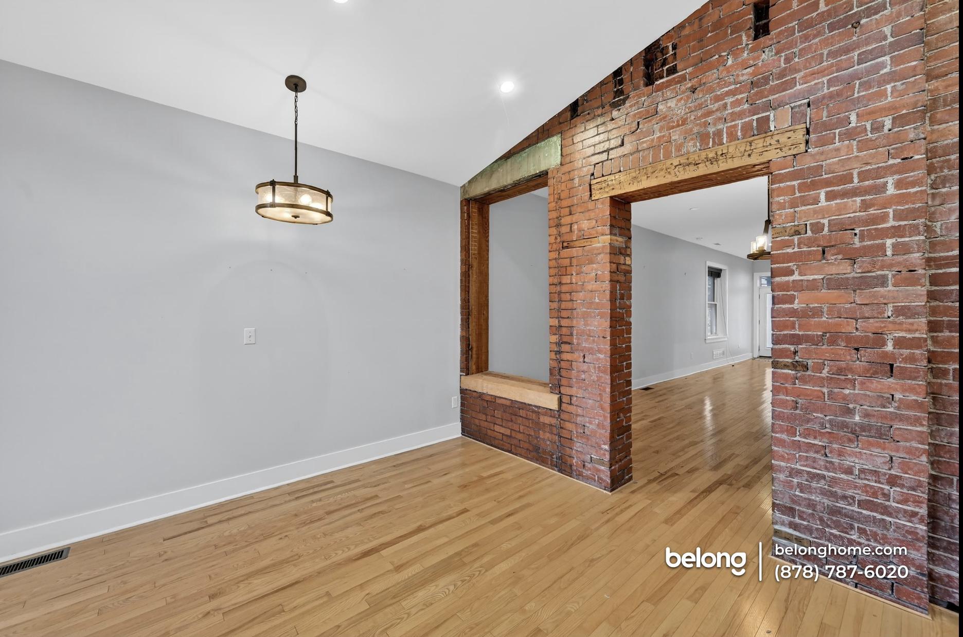 Building Photo - 5549 Columbo St