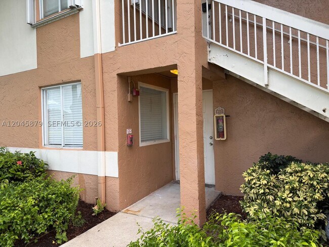 Building Photo - 842 NW 92nd Ave