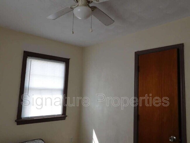 Building Photo - 13420 Crest Cir