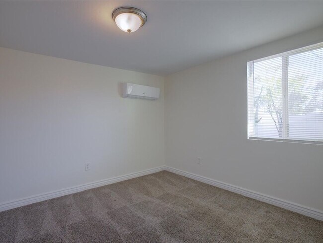 Building Photo - 1 bedroom, 1 bath