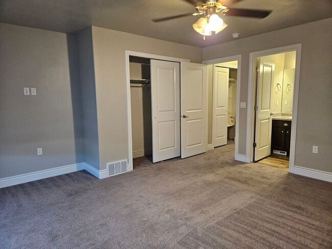 Building Photo - Charming 3 Bed, 2.5 Bath in Tooele