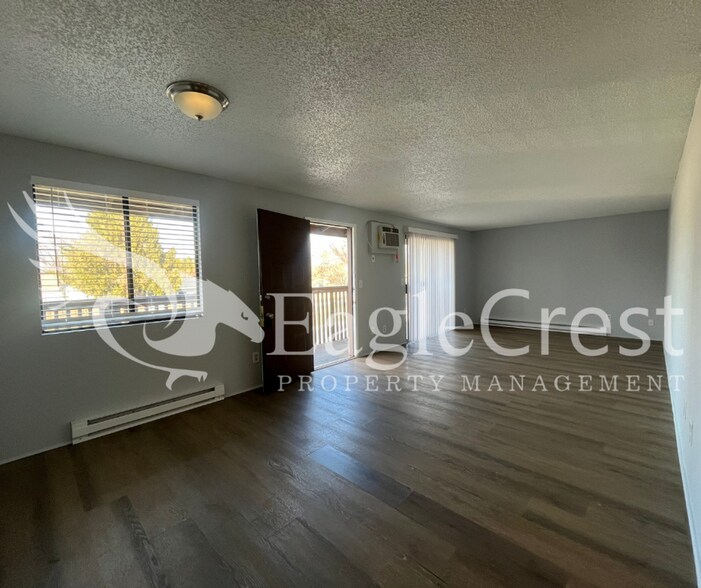 Building Photo - 320NEC