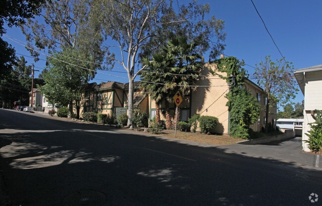 Building Photo - 10635 Sherman Grove