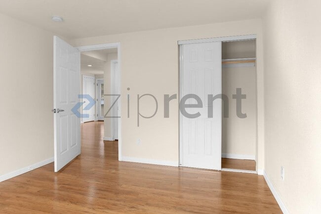 Building Photo - 1413 12th St NE