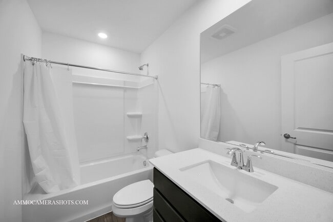 Building Photo - 512 Wolverine Dr
