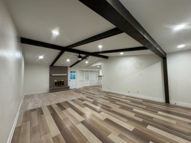 Building Photo - 1302 Blueridge Pkwy