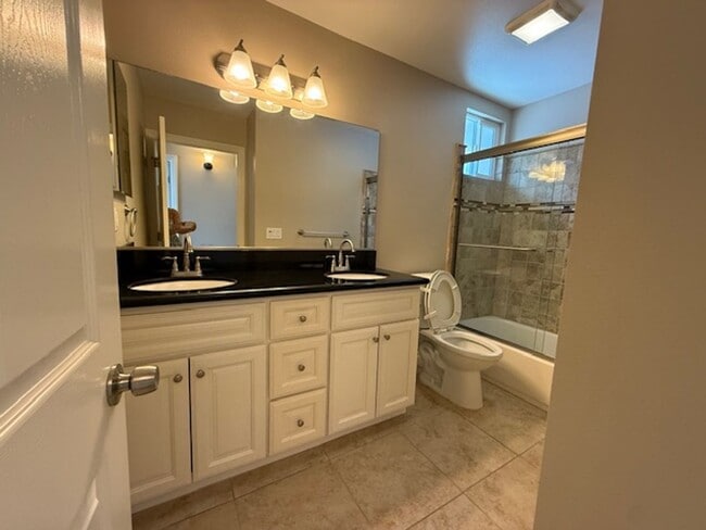 Building Photo - White Picket Fence Home in Irvine
