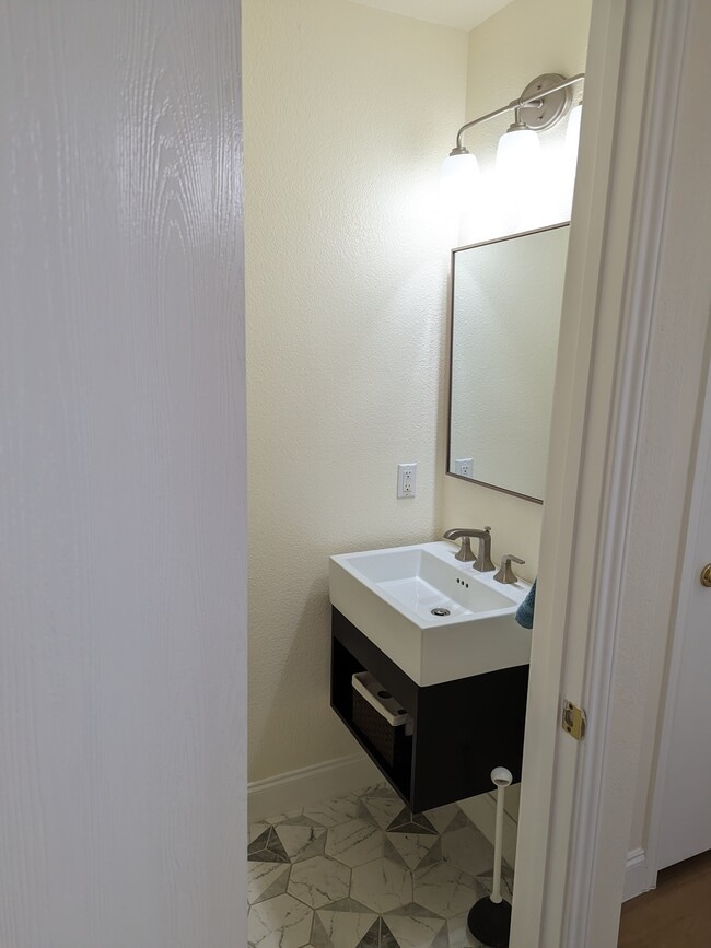 1/2 Bath - 4717 Lake Champlain Ln