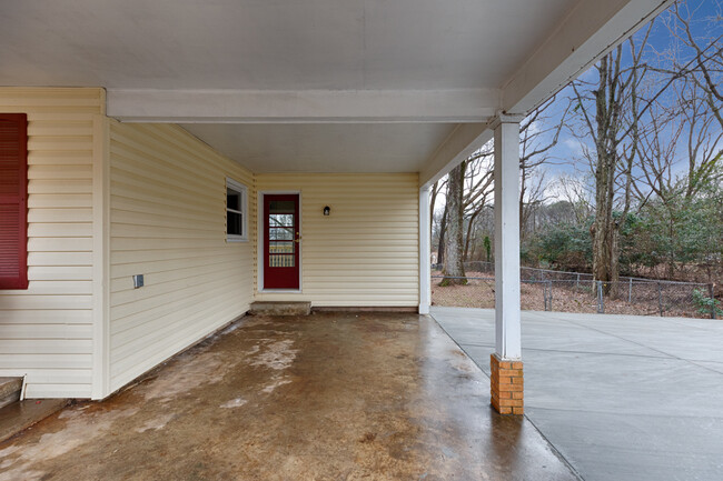 Building Photo - 8143 Old Madison Pike