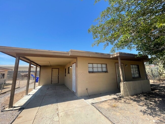 Building Photo - Cute 3-bedroom, 1-bathroom Home