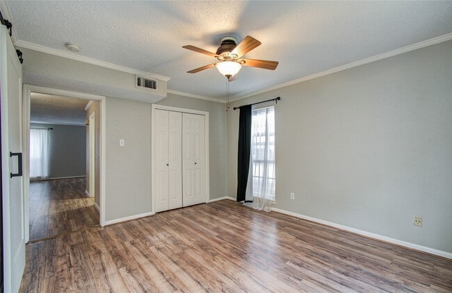 Building Photo - 6410 Del Monte Dr