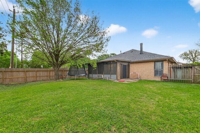 Building Photo - 319 Richvale Ln