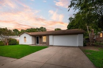 Building Photo - 6048 Hillcrest Dr