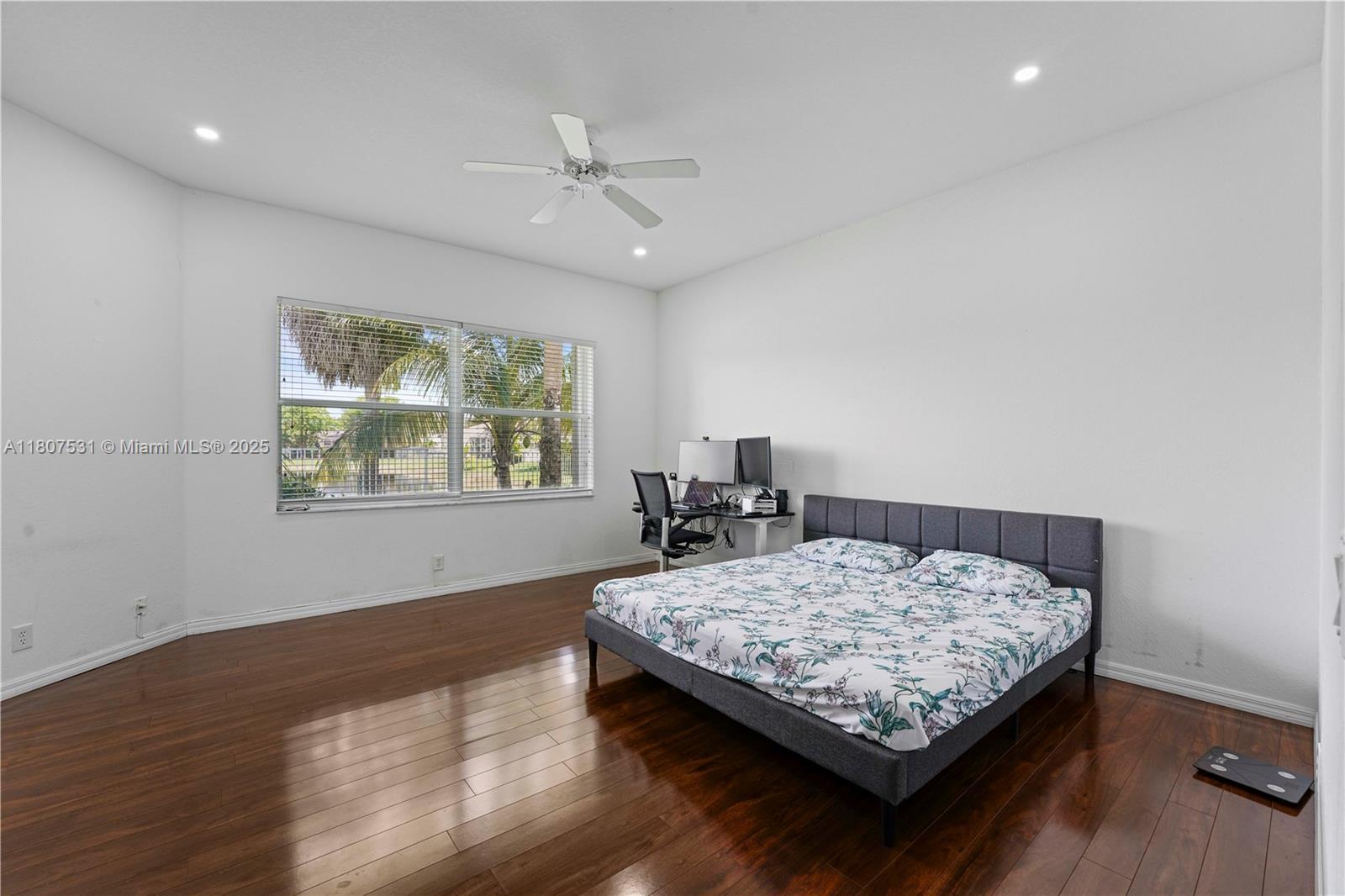 Building Photo - 4294 Diamond Ter