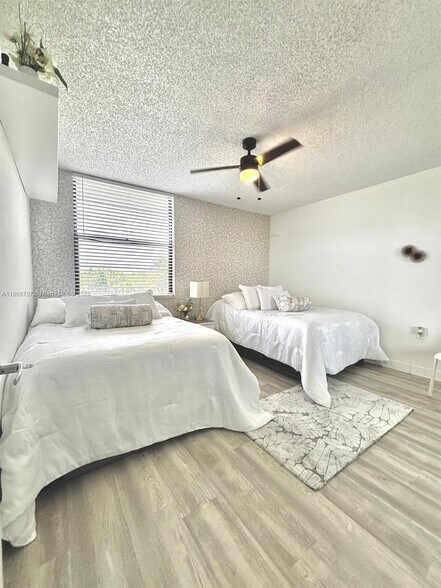 Building Photo - 1528 Whitehall Dr