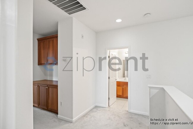 Building Photo - 812 Joree Ln