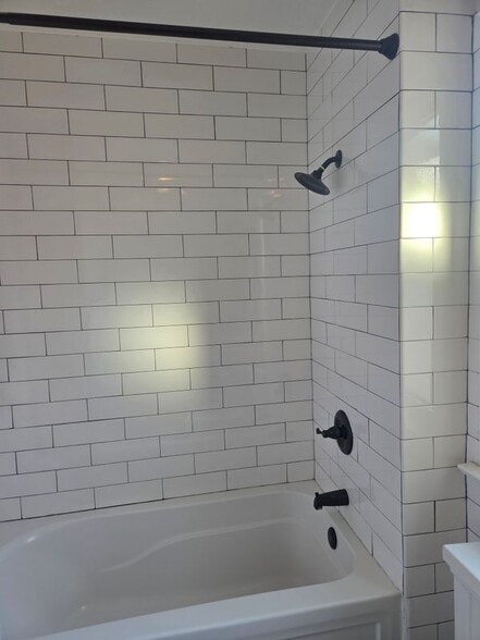 Building Photo - 2 Pennsylvania St